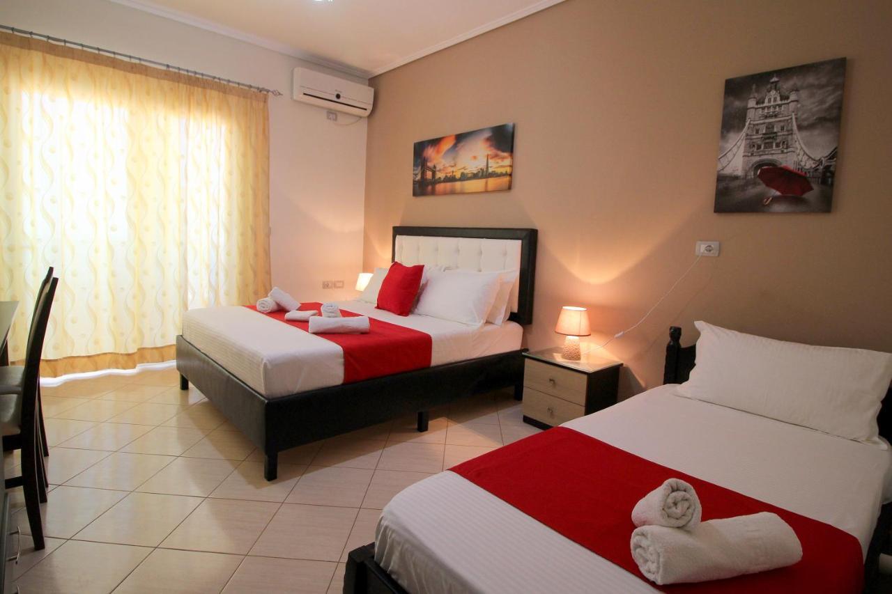 Centrum Hotel Ksamil Esterno foto