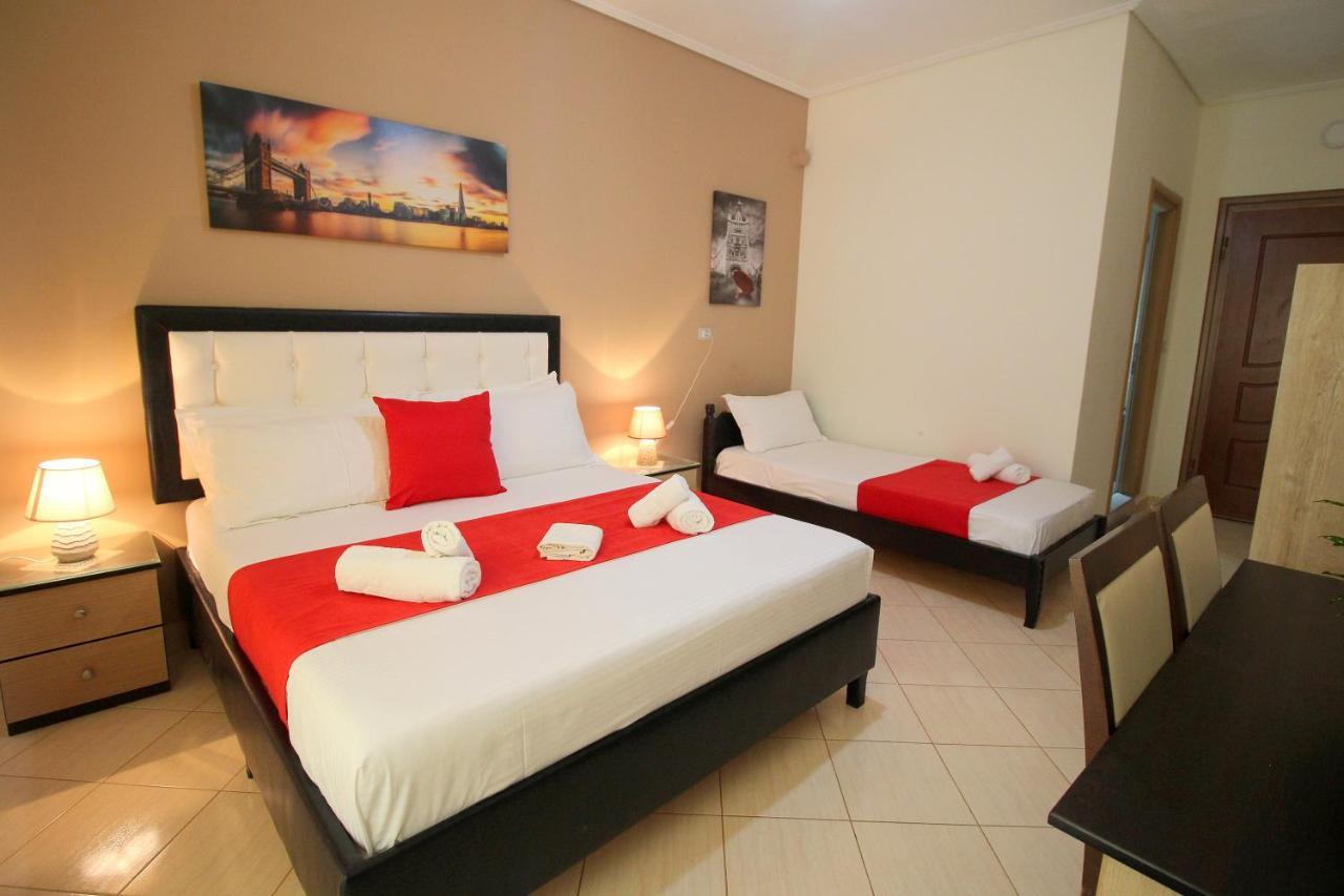 Centrum Hotel Ksamil Esterno foto