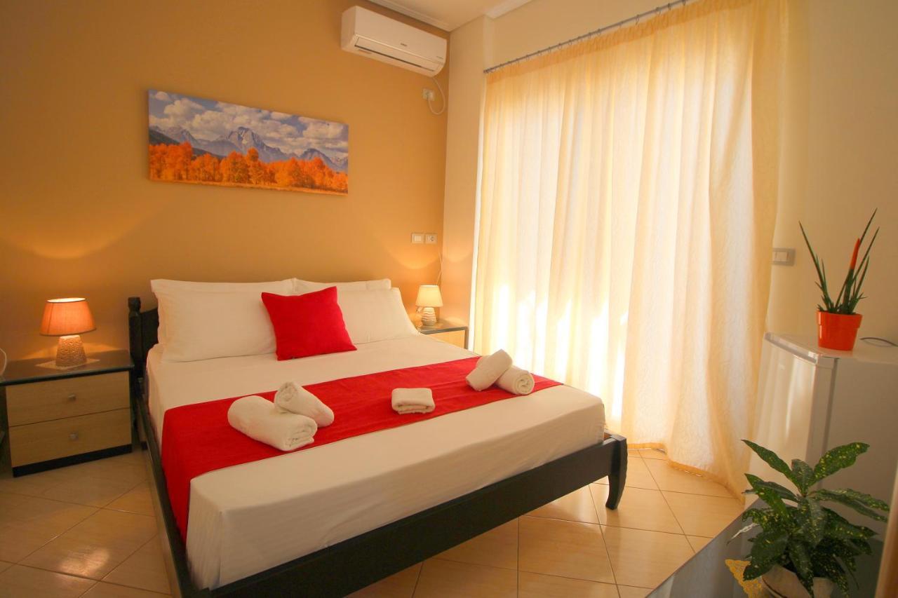 Centrum Hotel Ksamil Esterno foto