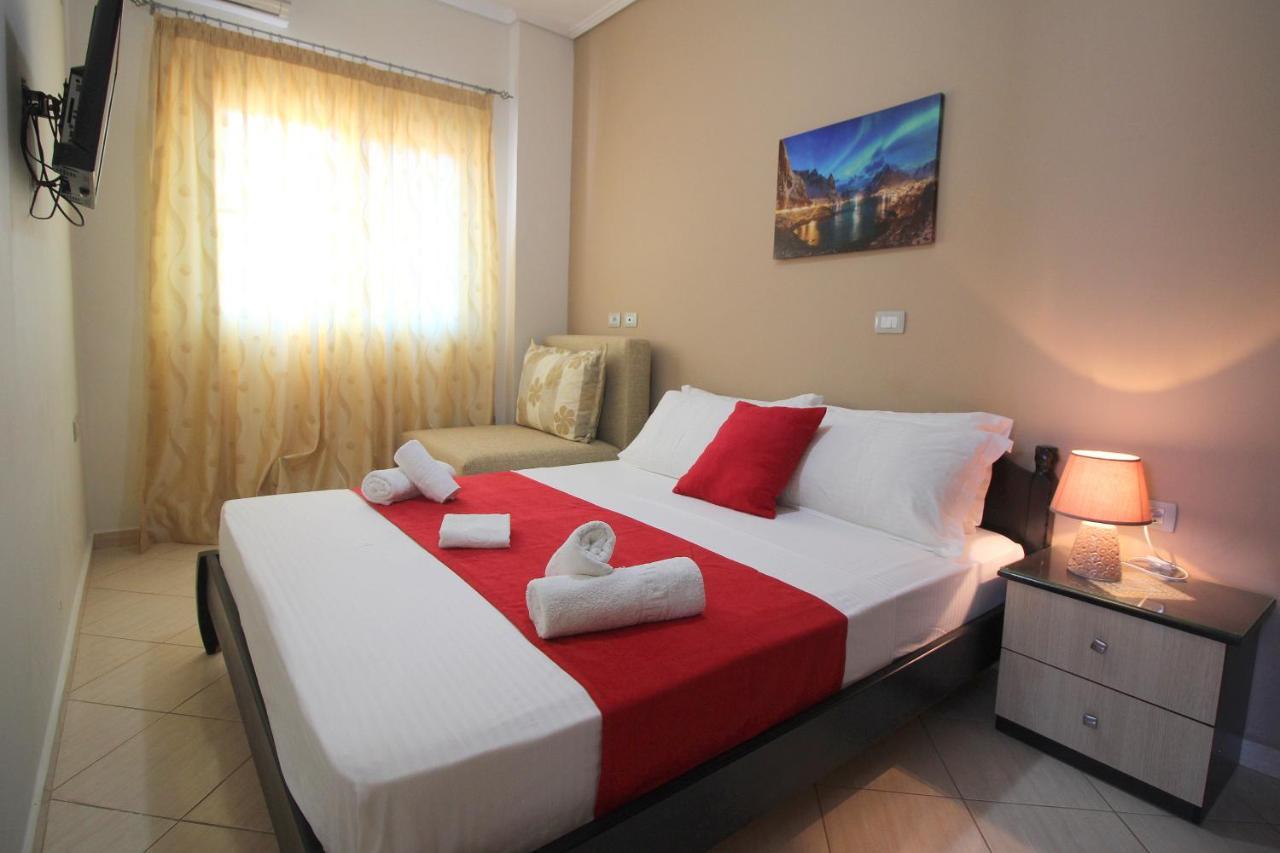 Centrum Hotel Ksamil Esterno foto