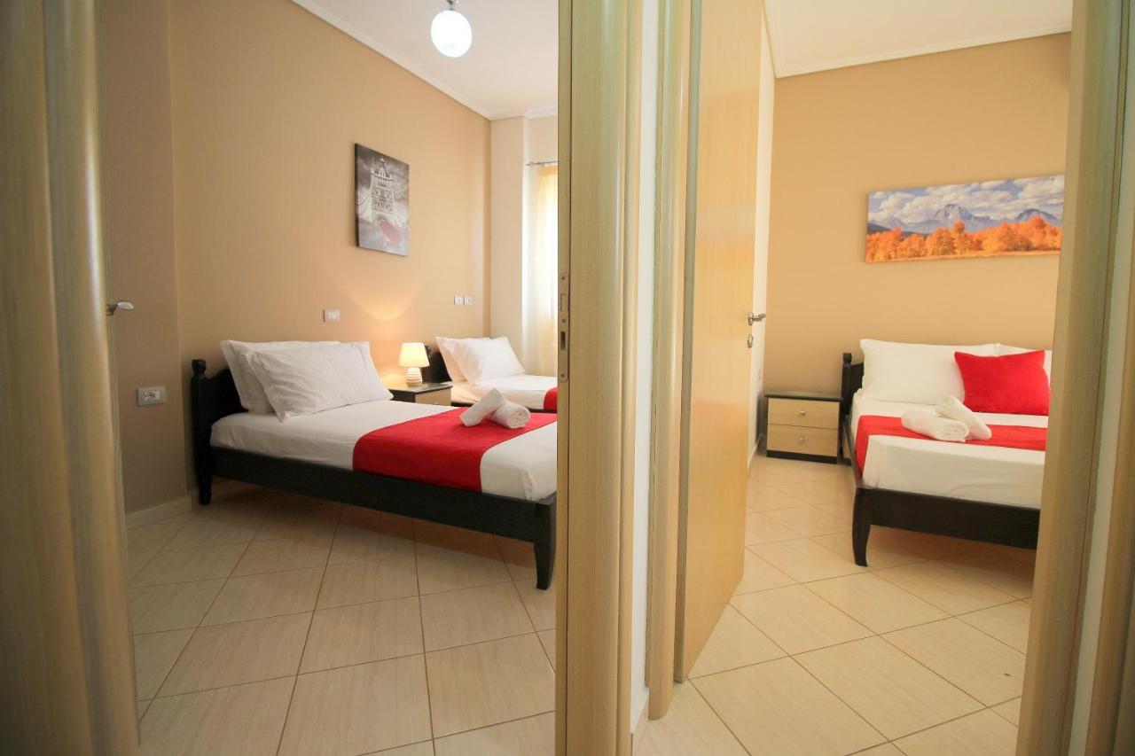 Centrum Hotel Ksamil Esterno foto