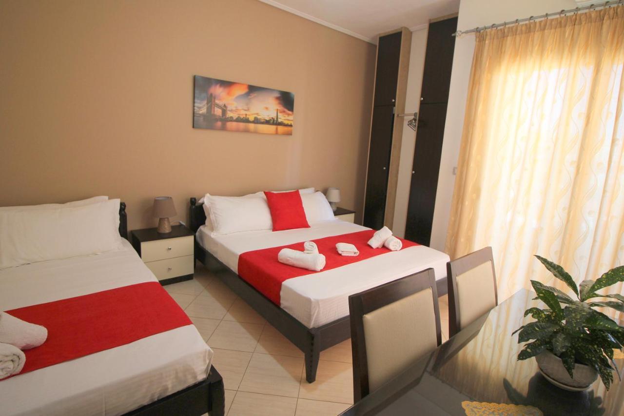 Centrum Hotel Ksamil Esterno foto