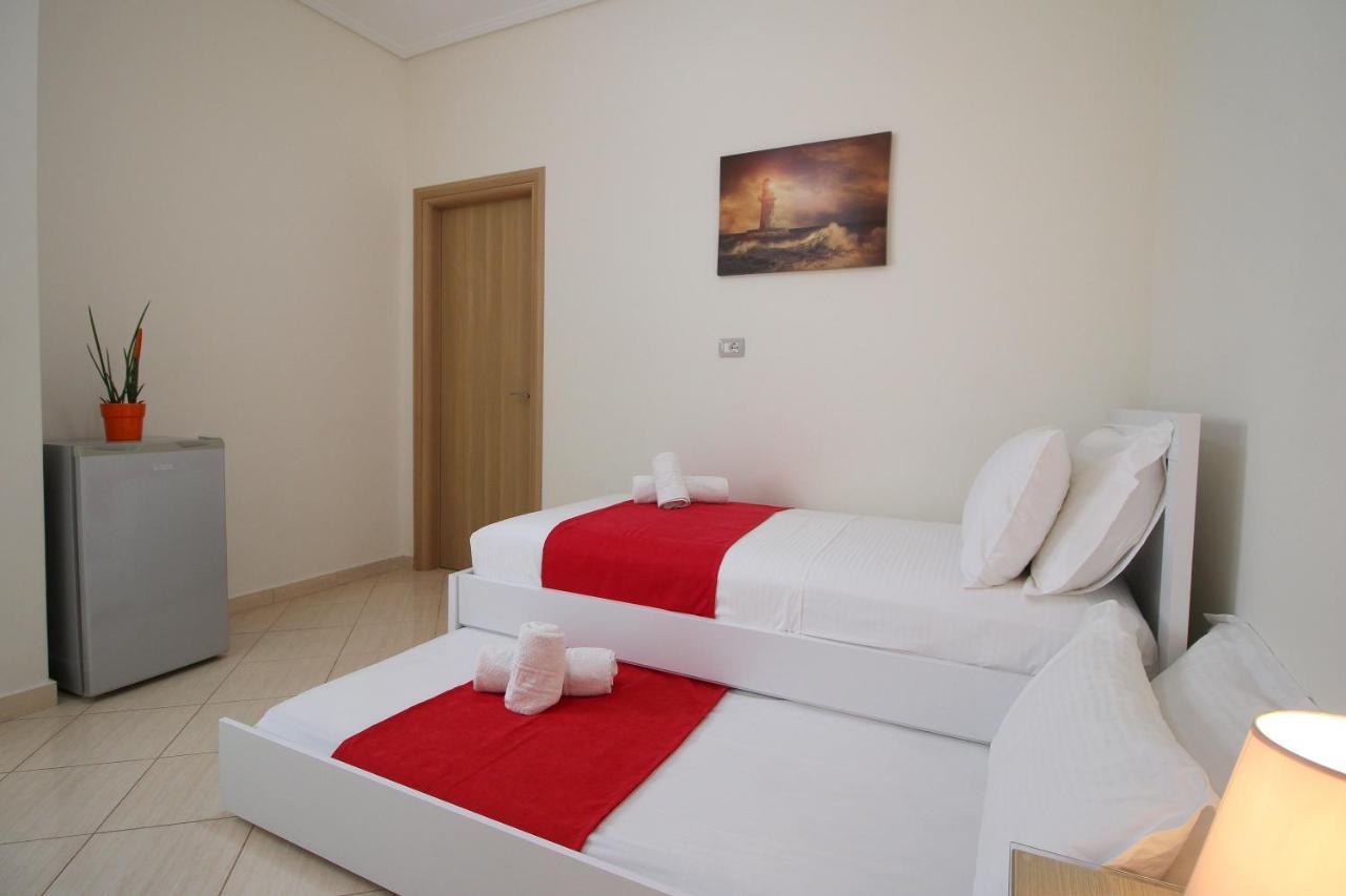 Centrum Hotel Ksamil Esterno foto