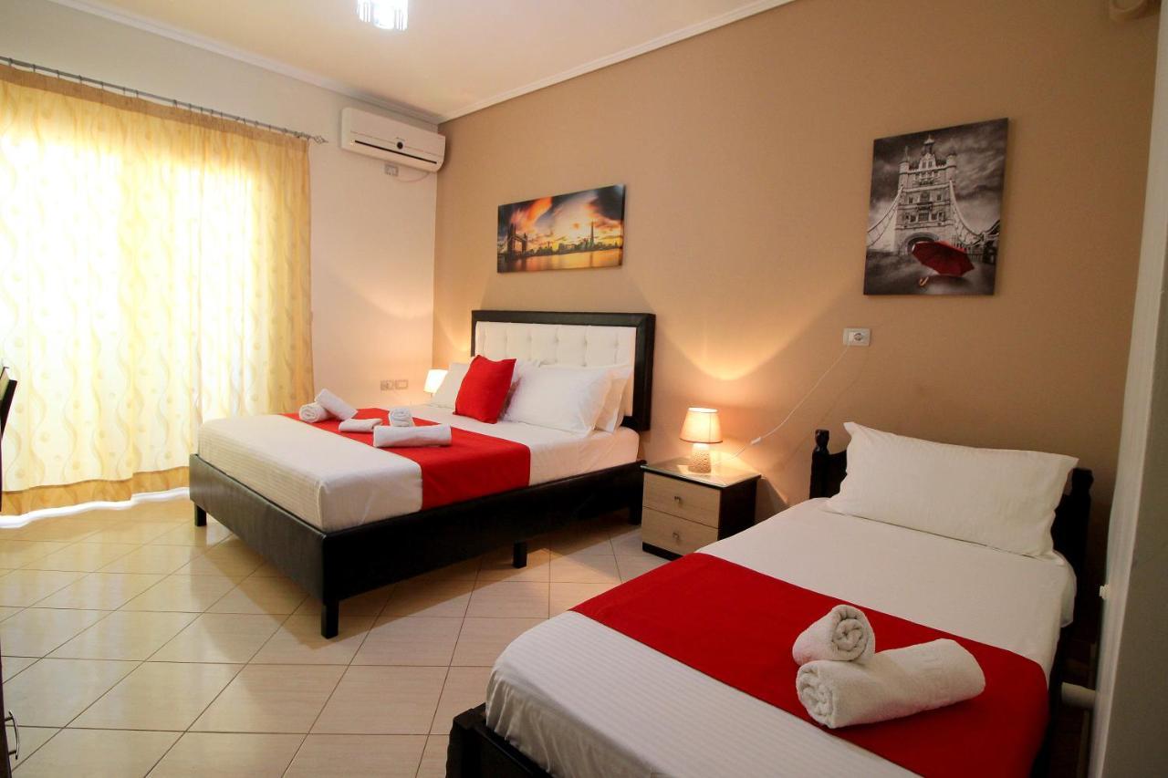 Centrum Hotel Ksamil Esterno foto