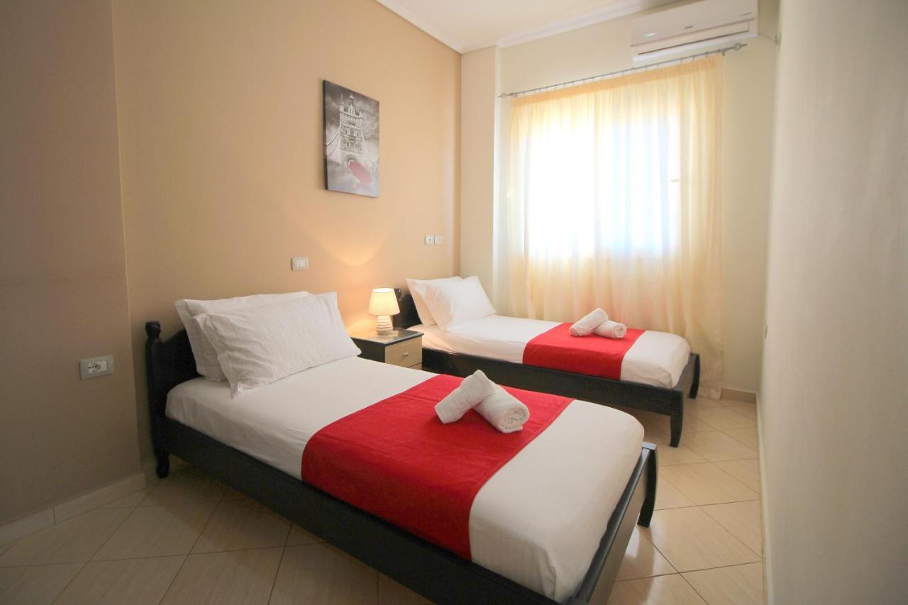 Centrum Hotel Ksamil Esterno foto